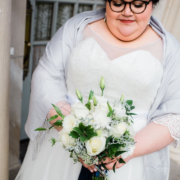 Meet your Posher, Angela - Picture 2 of 3